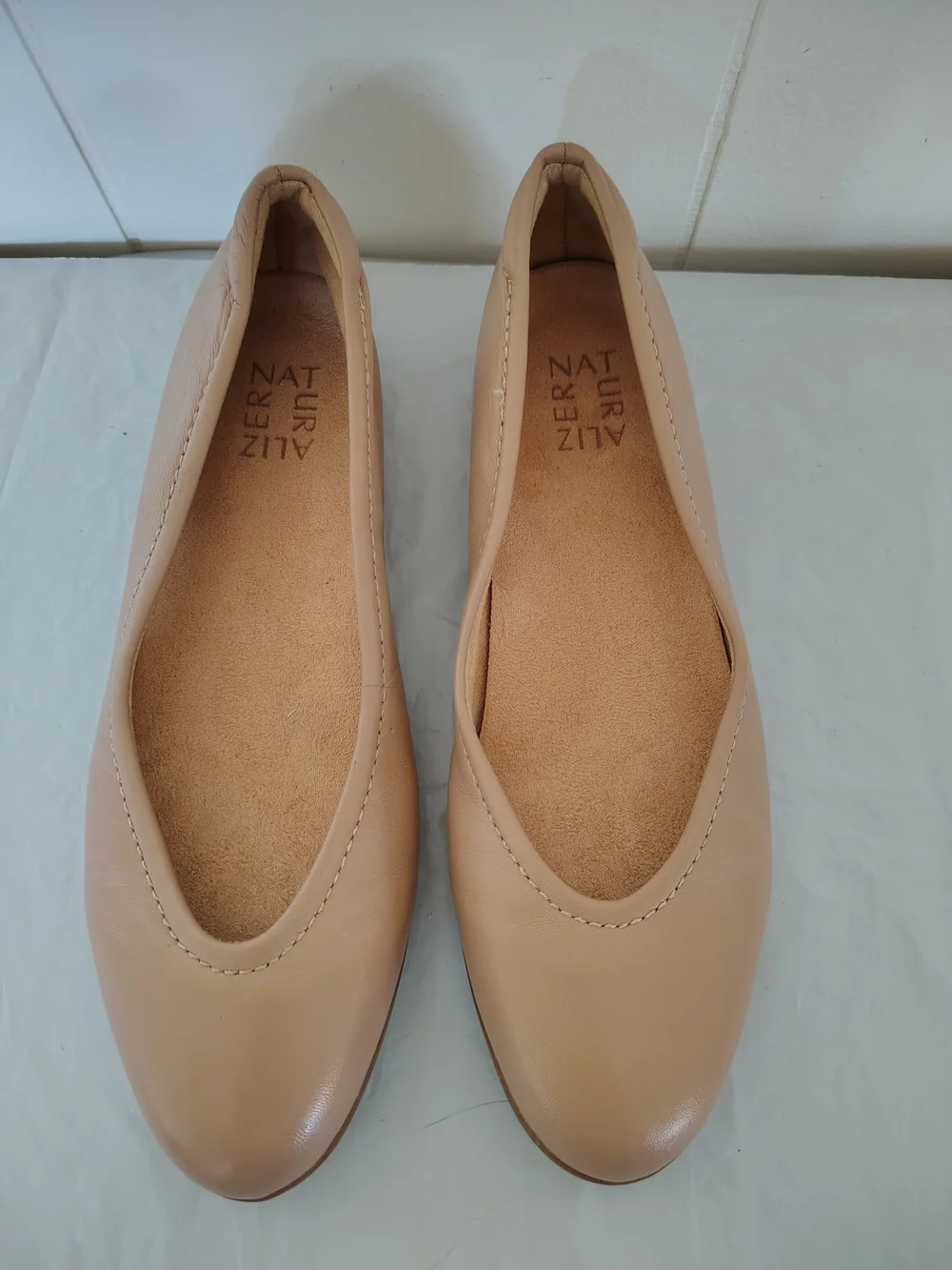 Naturalizer Nude Beige Leather Ballet Flats - Size 8.5M